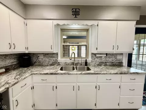 Kitchen - 1108 Rogers Dr, Plainfield, IN 46168 photo 2 of 2