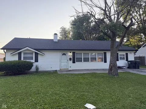 626 Carol Dr, Greenwood, IN 46143
