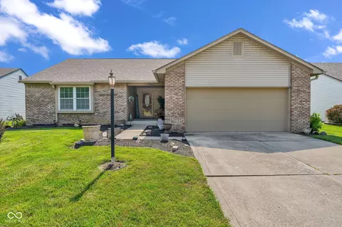8353 Southern Springs Dr, Indianapolis, IN 46237