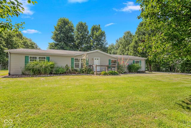 8055 S County Road 175 Rd W, Commiskey, IN 47227