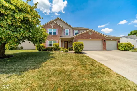 5721 Columbia Cir, Greenwood, IN 46142