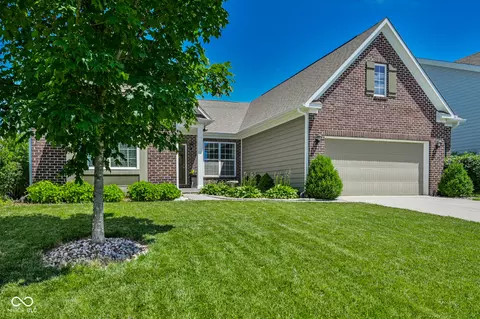 13848 Fieldcrest Dr, Mccordsville, IN 46055