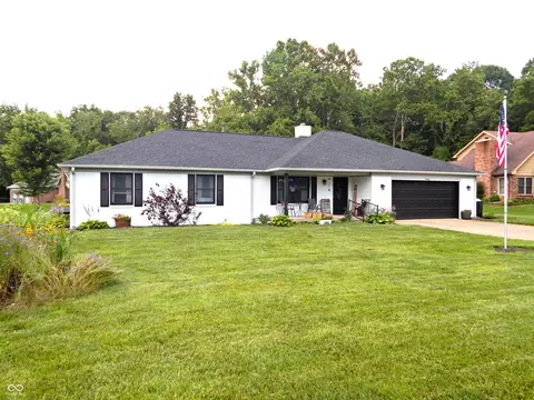 7642 Maxwelton St, Mooresville, IN 46158