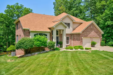 7830 Persimmon Lake Dr, Seymour, IN 47274
