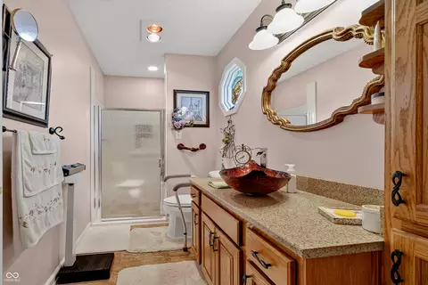 Bath - 175 Warwick Way, Pendleton, IN 46064 photo 1 of 2