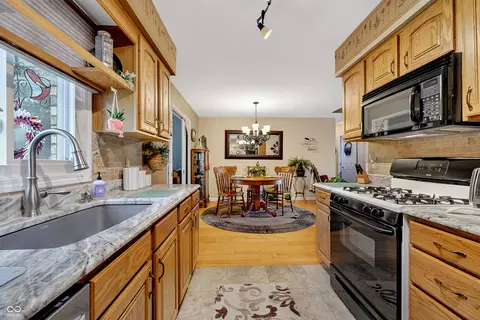 Kitchen - 175 Warwick Way, Pendleton, IN 46064 photo 4 of 4