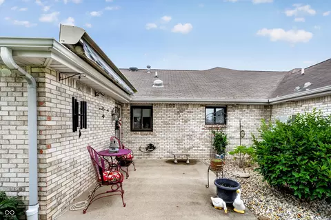 Exterior - 175 Warwick Way, Pendleton, IN 46064 photo 3 of 10