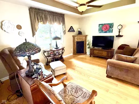 Living - 175 Warwick Way, Pendleton, IN 46064 photo 3 of 5