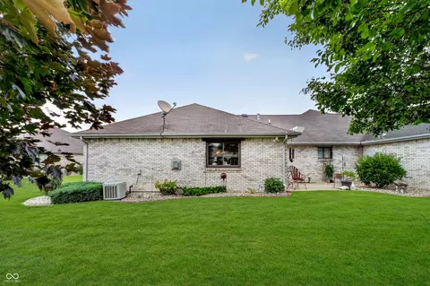 Exterior - 175 Warwick Way, Pendleton, IN 46064 photo 7 of 10