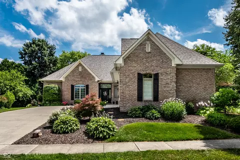 451 Burlington Ln, Carmel, IN 46032