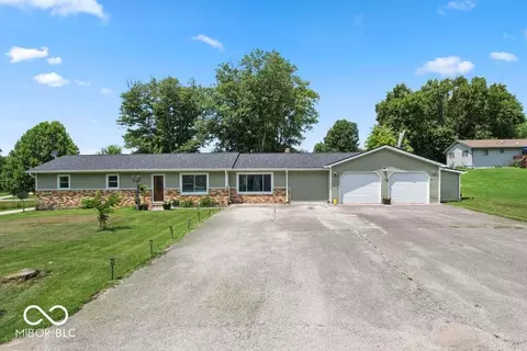 387 Center St, Spencer, IN 47460