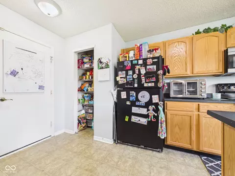 Kitchen - 9542 W Constellation Dr, Pendleton, IN 46064 photo 4 of 4