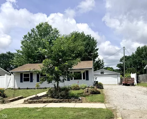 323 Fairlane Dr, Crawfordsville, IN 47933