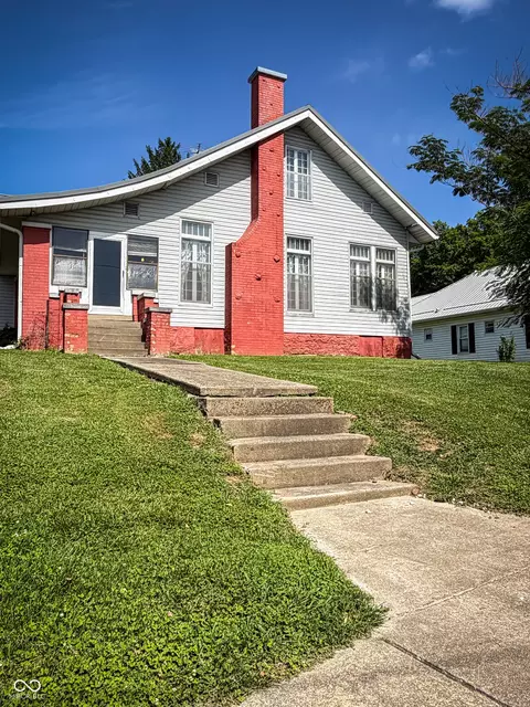 106 College Ave, Paoli, IN 47454