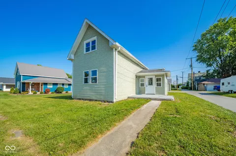 1322 S E St, Elwood, IN 46036