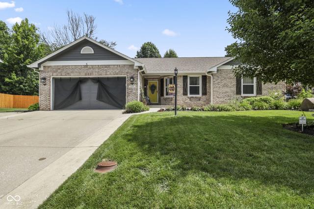 1223 Stave Oak Ct, Beech Grove, IN 46107
