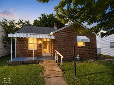 208 E 35th St, Anderson, IN 46013