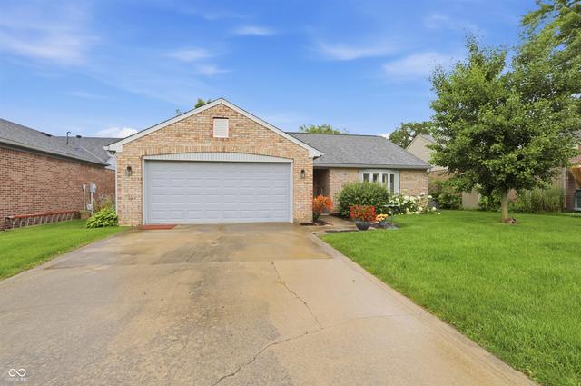 737 Franklin Ct, Greenfield, IN 46140