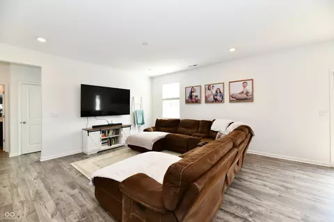 Living - 678 Blackrock Dr, Pendleton, IN 46064 photo 1 of 2