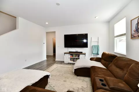 Living - 678 Blackrock Dr, Pendleton, IN 46064 photo 2 of 2