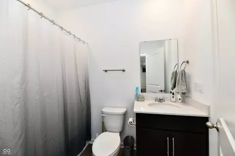 Bath - 678 Blackrock Dr, Pendleton, IN 46064 photo 1 of 4