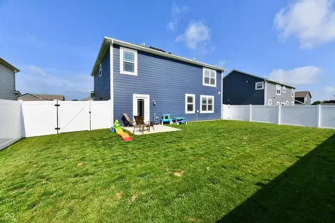 Exterior - 678 Blackrock Dr, Pendleton, IN 46064 photo 2 of 5