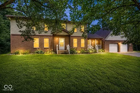 8 Mill Spgs, Coatesville, IN 46121