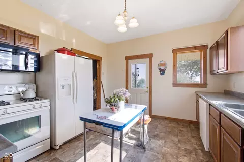 Kitchen - 10271 S 550 E, Brook, IN 47922 photo 5 of 6