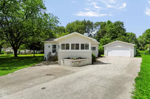 320 W Ash St, Jamestown, IN 46147