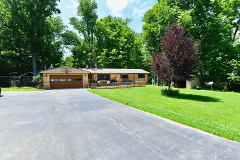 8224 S Dyson Dr, Nineveh, IN 46164