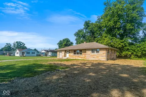 106 N Bethany Rd, Crothersville, IN 47229