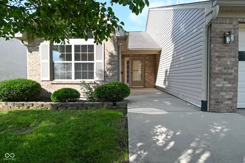 10721 Oriole Ct, Indianapolis, IN 46231