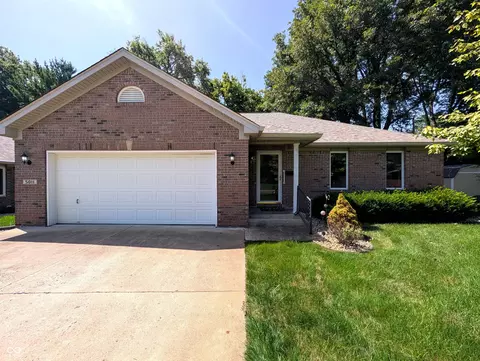 5011 Countess Dr, Columbus, IN 47203
