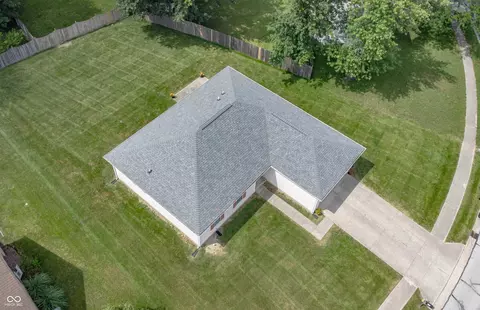 252 Austin Dr, Avon, IN 46123