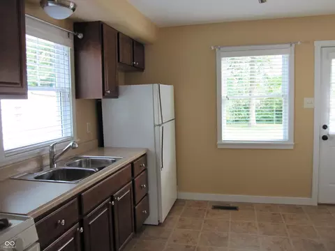 602 E Maxwell, Bloomington, IN 47401 photo 4