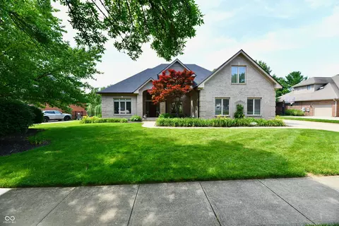 1324 Eagle Valley Dr, Greenwood, IN 46143