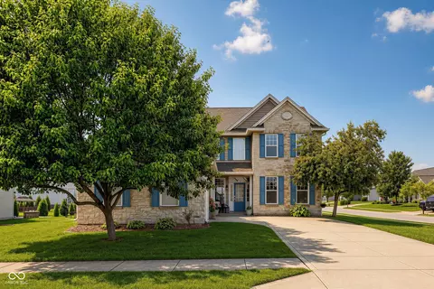 914 Peacehaven Pl, Westfield, IN 46074