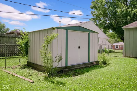 2817 Streamside Dr, Columbus, IN 47203 photo 25
