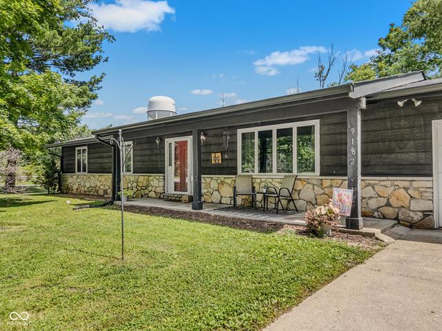 9182 N Cherry Hills Dr, Columbus, IN 47201