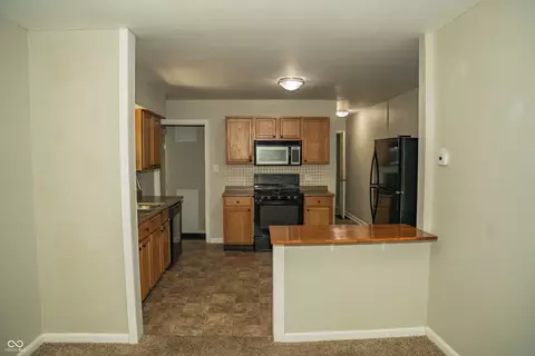 Kitchen - 1944 Epler Ave, Indianapolis, IN 46227 photo 4 of 8