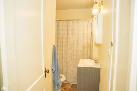 Bath - 1944 Epler Ave, Indianapolis, IN 46227 photo 1 of 4