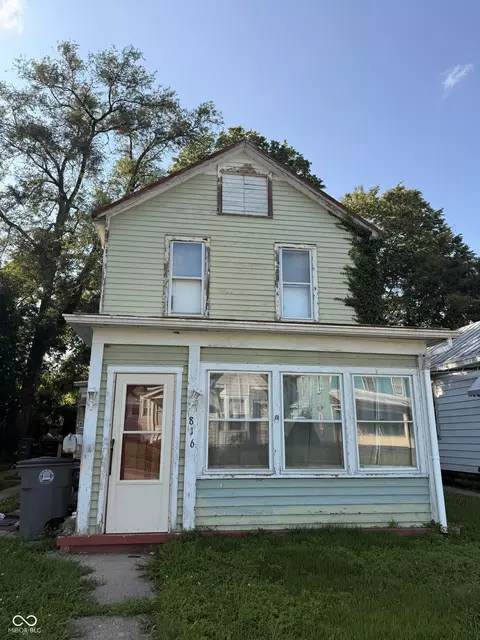 816 N 6th St, Vincennes, IN 47591