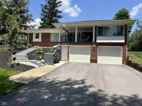 450 S Valley Ln, Greenwood, IN 46142
