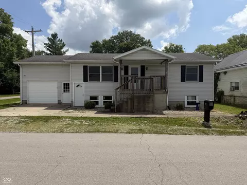 423 N Sycamore St, Ladoga, IN 47954