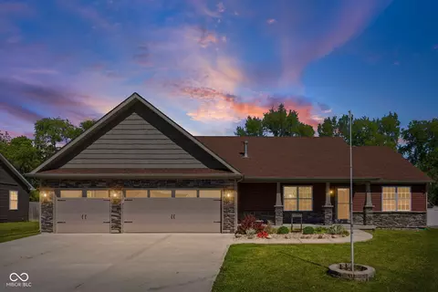 136 Abbey Ln, Crawfordsville, IN 47933