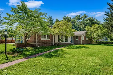 3233 Woodland Pkwy, Columbus, IN 47203