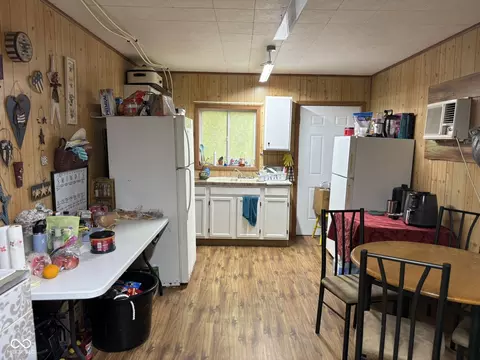 Kitchen - 9713 E Birch Rd, Bloomfield, IN 47424 photo 1 of 4