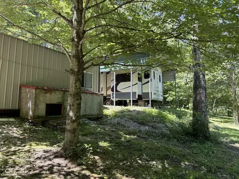Exterior - 9713 E Birch Rd, Bloomfield, IN 47424 photo 15 of 20