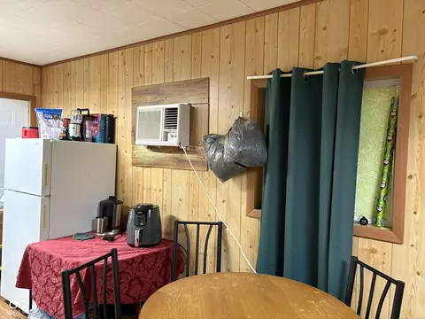 Dining - 9713 E Birch Rd, Bloomfield, IN 47424 photo 1 of 2
