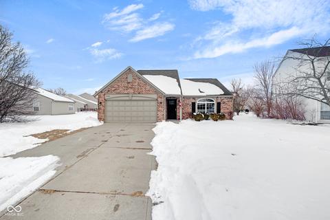 6318 Pickwick Ct, Zionsville, IN 46077